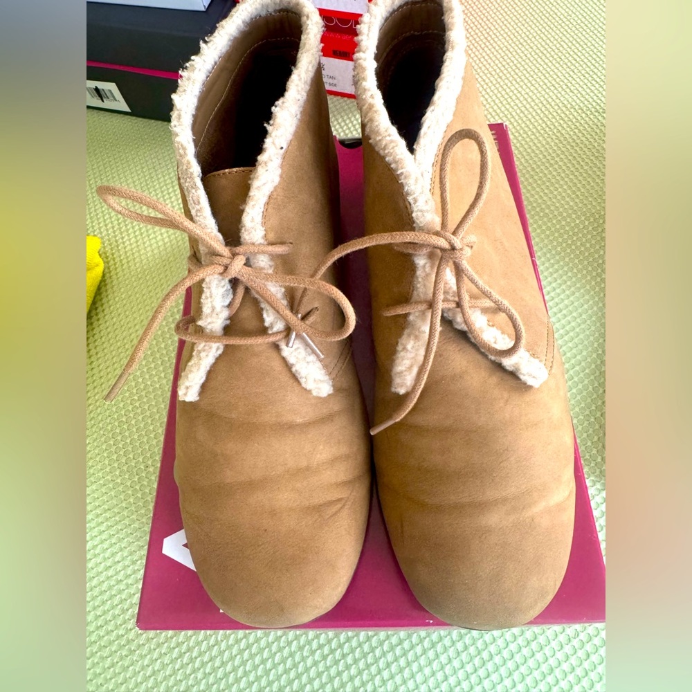 A2 by Aerosoles Tan Suede Ankle Boots Size 10 Comfort system/memory foam. EUC